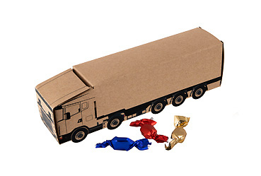 Essen und Trinken - LKW aus Kraftpapier Goy Werbemittel-Agentur - Essen und Trinken - LKW aus Kraftpapier