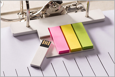 Goy Werbemittel-Agentur - Buero - Haftnotizblock mit USB-Stick