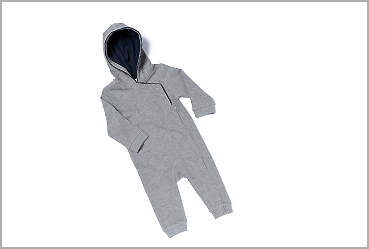 Goy Werbemittel-Agentur - Textilien und Taschen - Babystrampler mit Kapuze